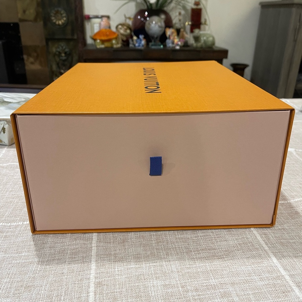 Louis Vuitton store box - Picture 3 of 4